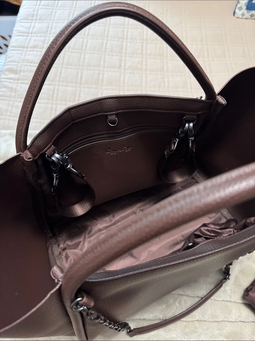 Itzy Ritzy Boss Tote Espresso - Picture 4 of 8